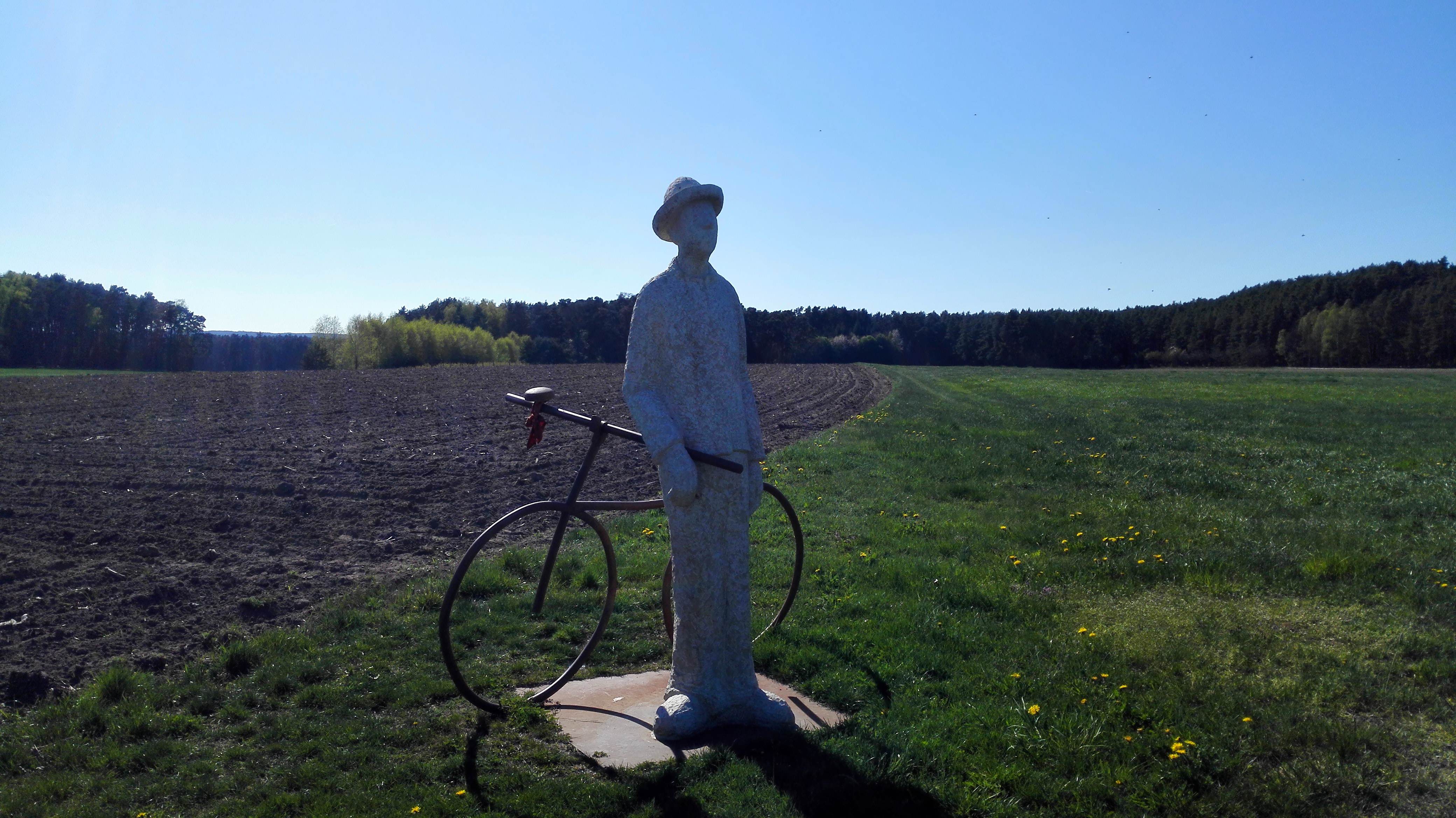 Radler-Denkmal zwischen Rittersbach und Georgensgmünd